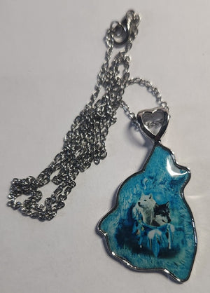 NECKLACE 2-12 ... Blue howl b/w wolves